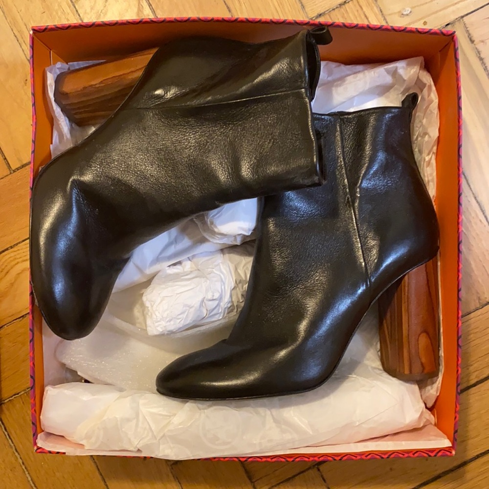 Tory Burch Boots Size 7.5 (worn once)
